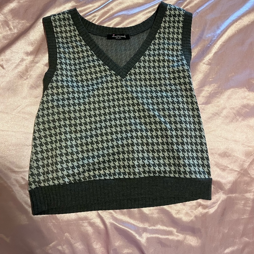 Check sweater vest